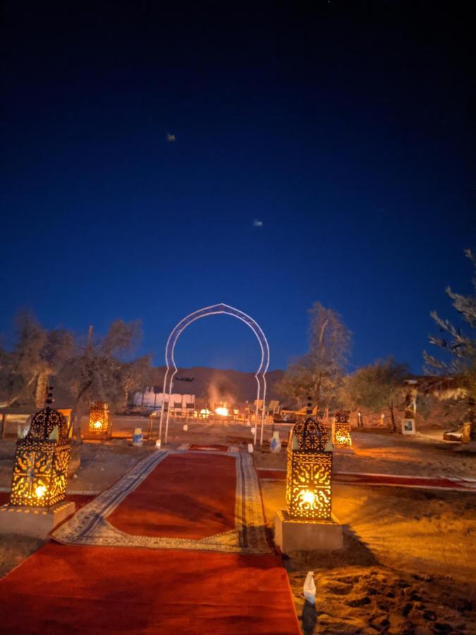Sahara Majestic Luxury Camp Hotel Мерцуга Екстериор снимка The entrance to the hotel