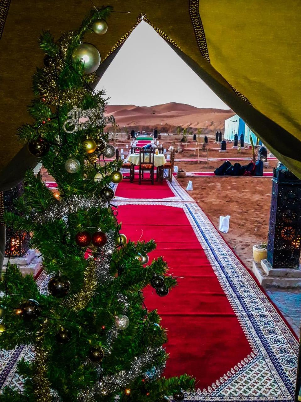 Sahara Majestic Luxury Camp Hotel Мерцуга Екстериор снимка Christmas in the desert