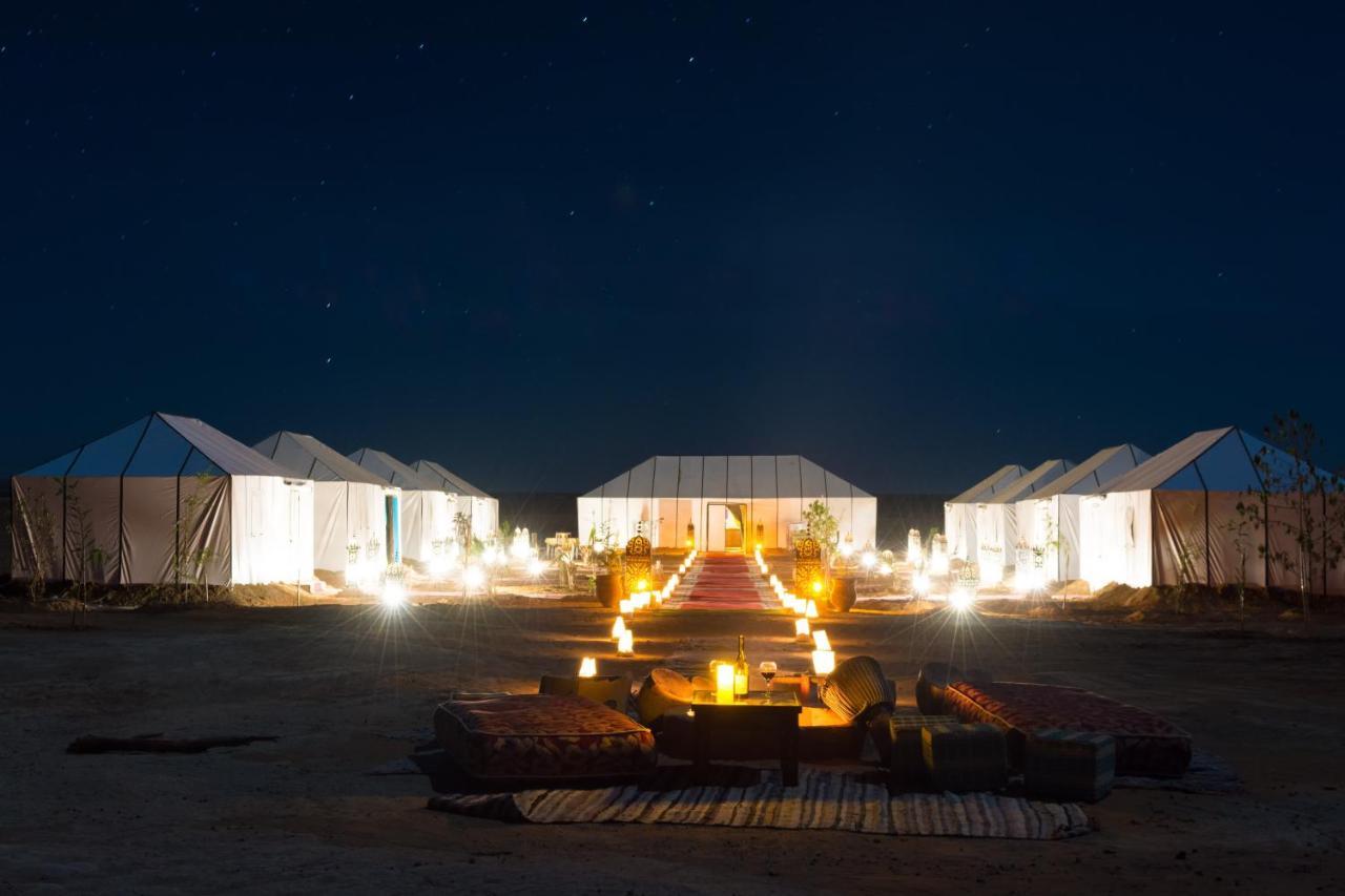 Sahara Majestic Luxury Camp Hotel Мерцуга Екстериор снимка Luxury desert camp in the Sahara