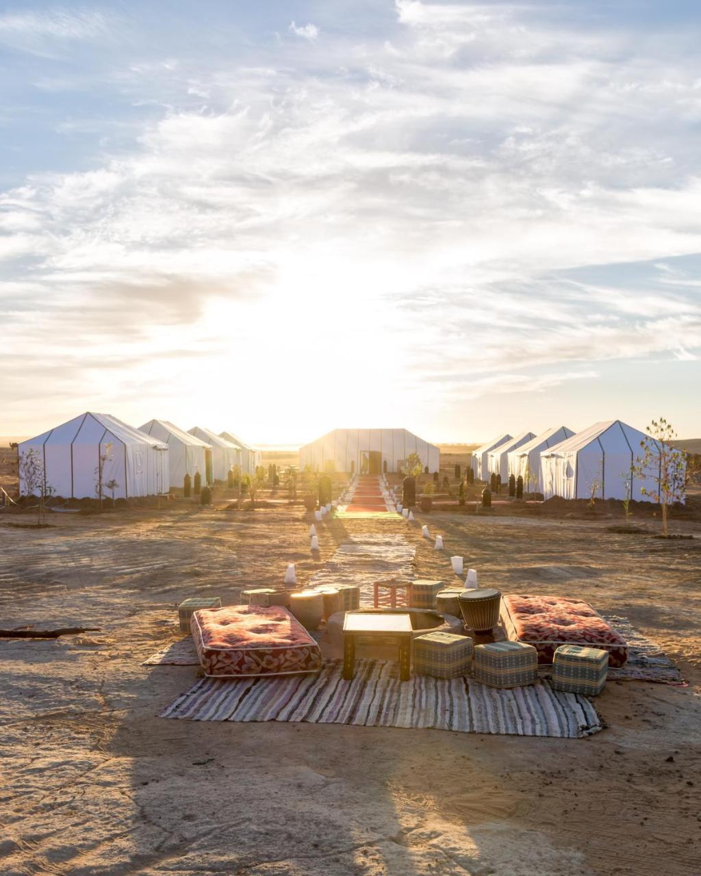 Sahara Majestic Luxury Camp Hotel Мерцуга Екстериор снимка The camp at the Sahara Star